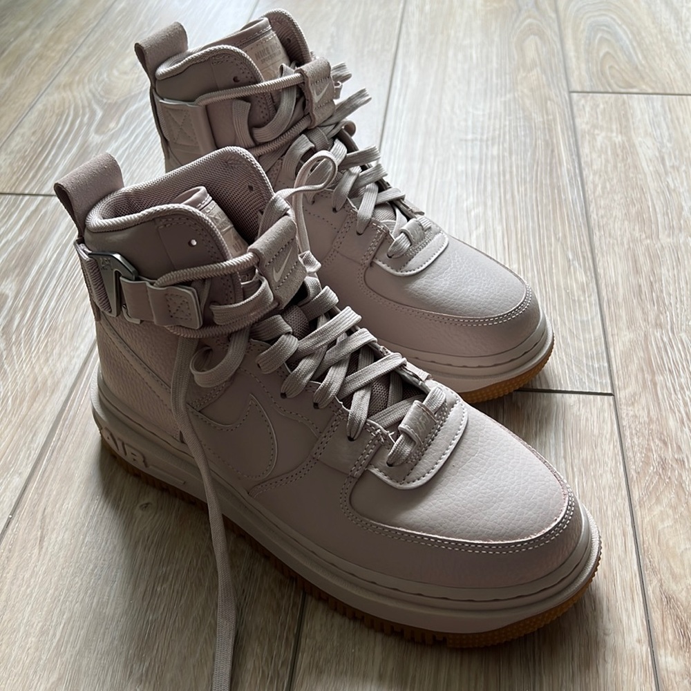 NWT Nike Air Force 1 Hi Utility Boot 2.0 Fossil Stone 7